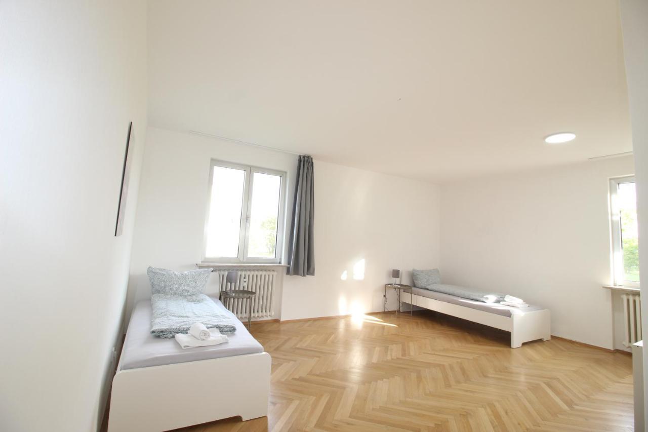 Apartmenthaus Kitzingen - Grosszuegige Wohnungen Fuer Je 6 Personen Mit Balkon Bagian luar foto