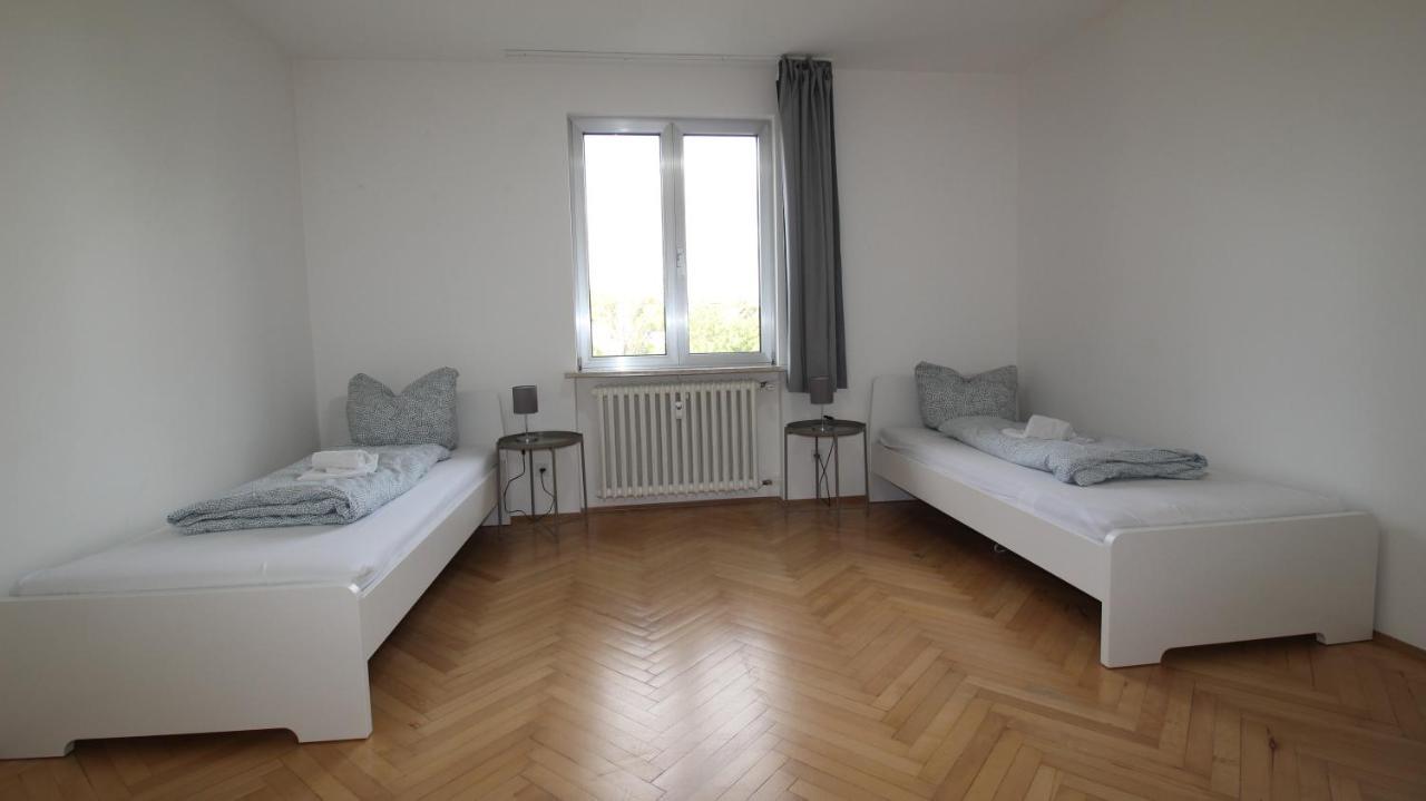 Apartmenthaus Kitzingen - Grosszuegige Wohnungen Fuer Je 6 Personen Mit Balkon Bagian luar foto