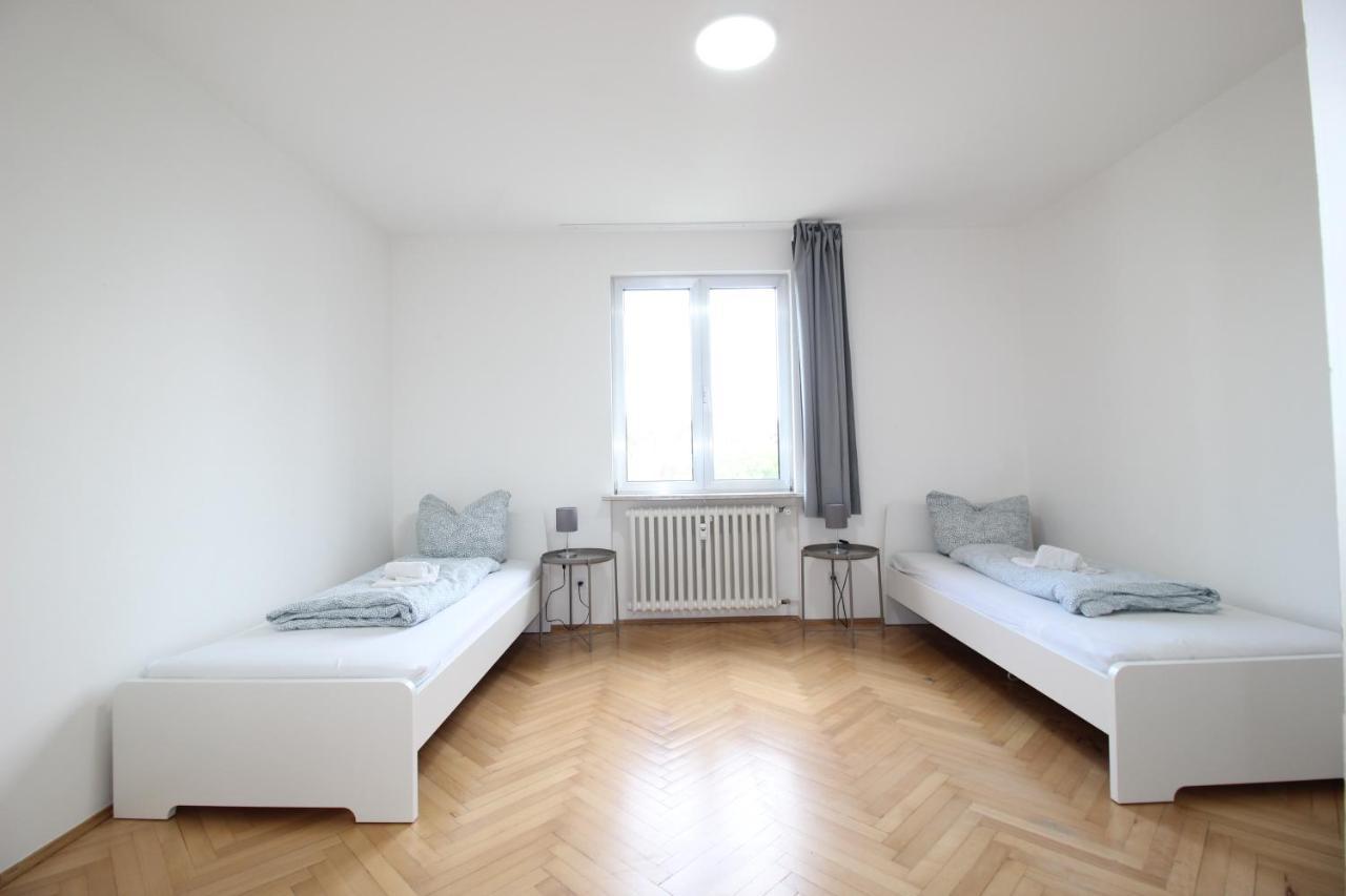 Apartmenthaus Kitzingen - Grosszuegige Wohnungen Fuer Je 6 Personen Mit Balkon Bagian luar foto