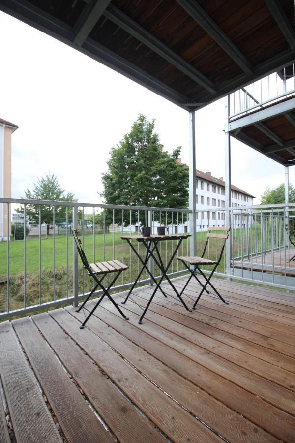 Apartmenthaus Kitzingen - Grosszuegige Wohnungen Fuer Je 6 Personen Mit Balkon Bagian luar foto
